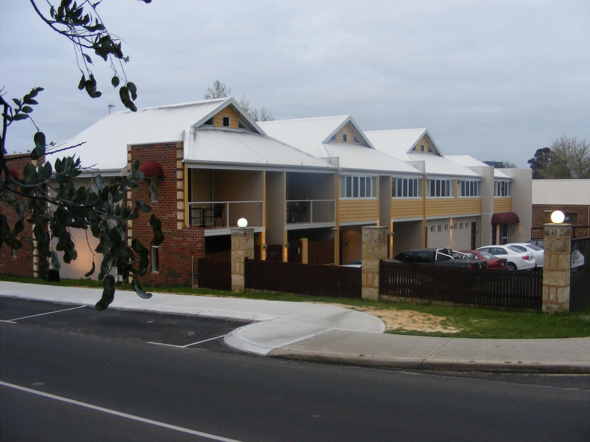 พรีดีอุสออฟมาร์กาเร็ทริเวอร์ Aparthotel Margaret River ภายนอก รูปภาพ